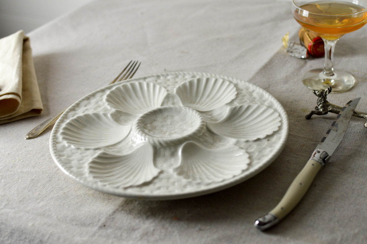 DINING TABLE DECOR & BARWARE