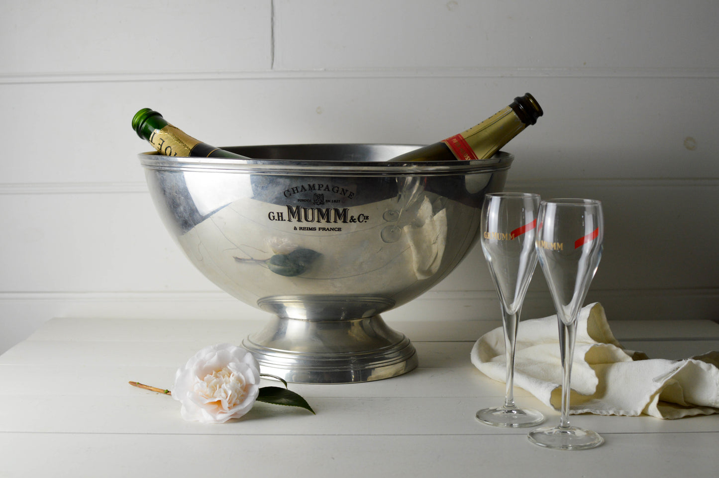 Large G.H. Mumm French Champagne Bath