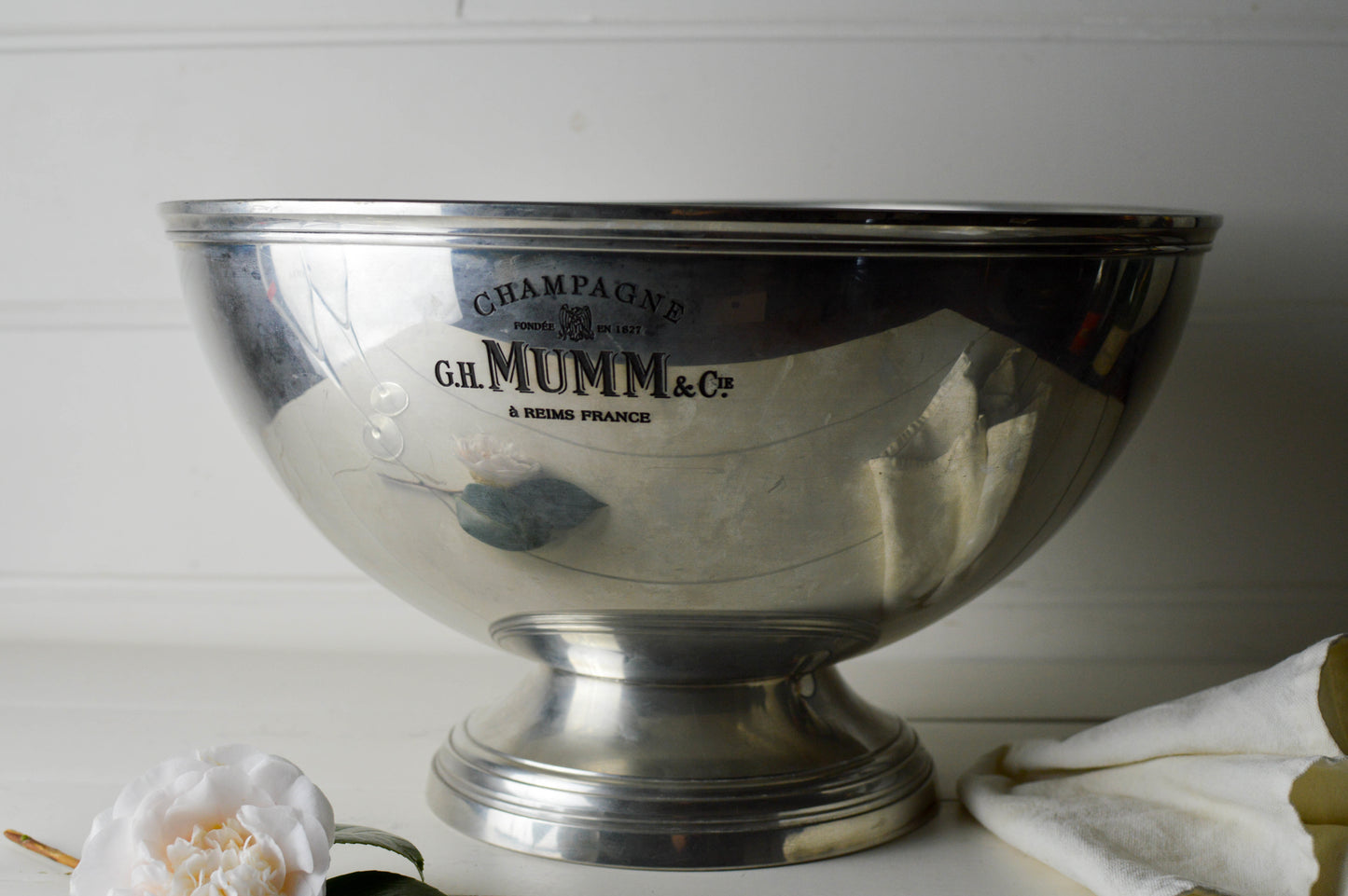 Large G.H. Mumm French Champagne Bath